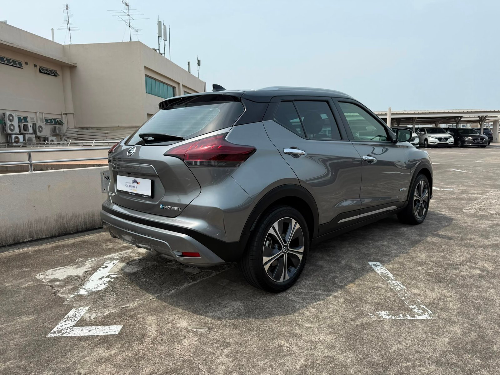 Nissan Kicks e-POWER Premium Plus photo 2